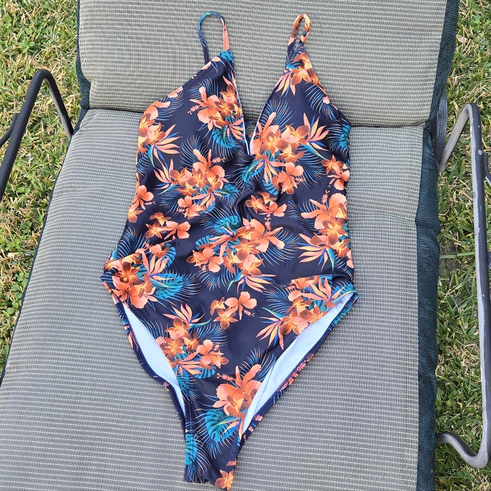 Mia Floral One Piece M